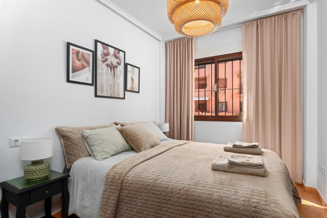 La Dama Apartment Torrevieja Bagian luar foto